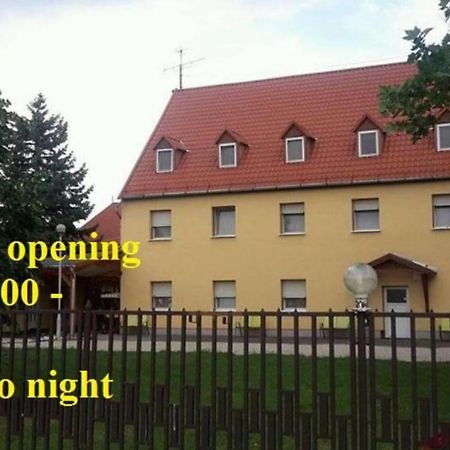 Fenyo Panzio Bed & Breakfast Mezokovesd Bagian luar foto
