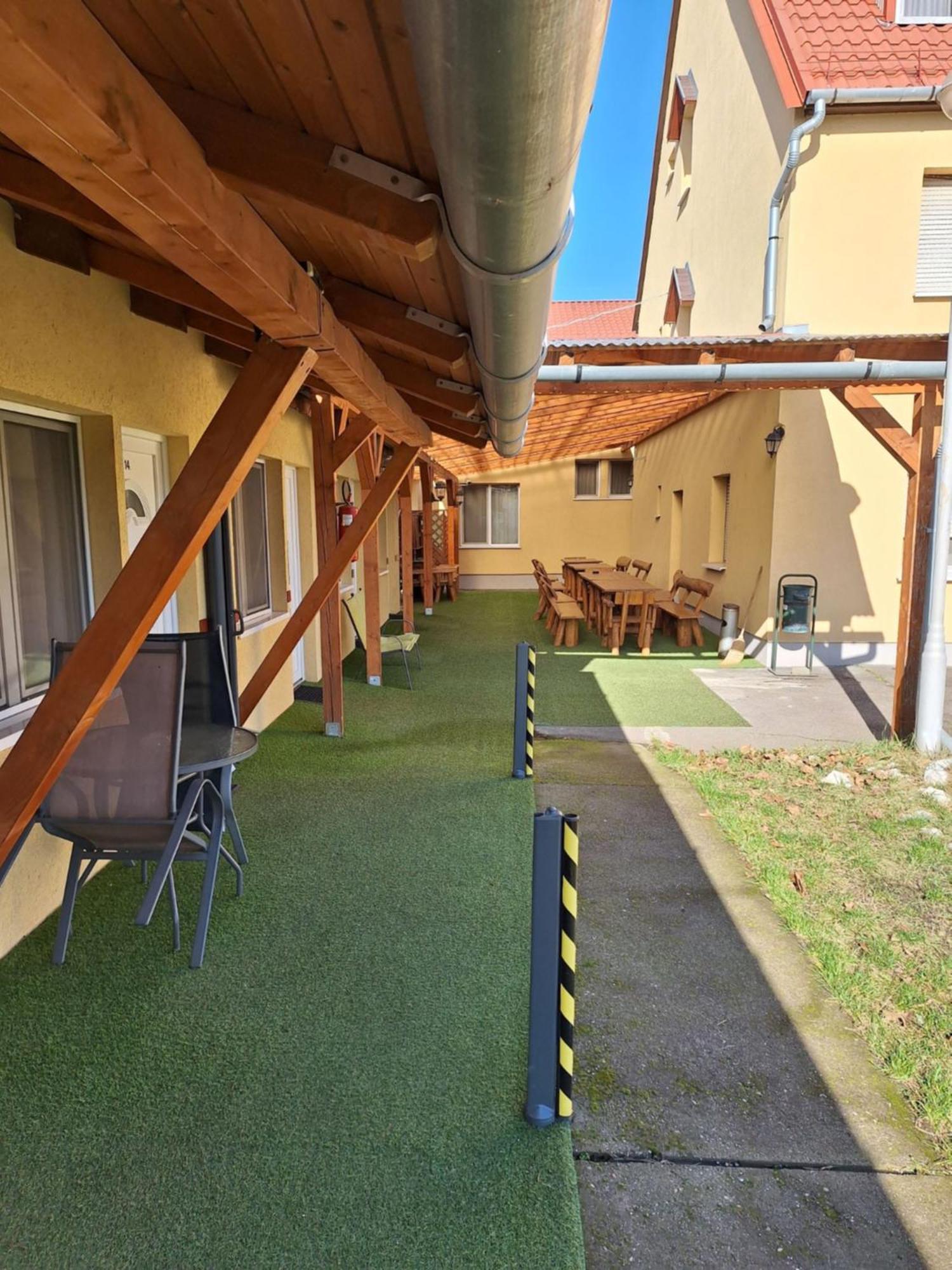 Fenyo Panzio Bed & Breakfast Mezokovesd Bagian luar foto