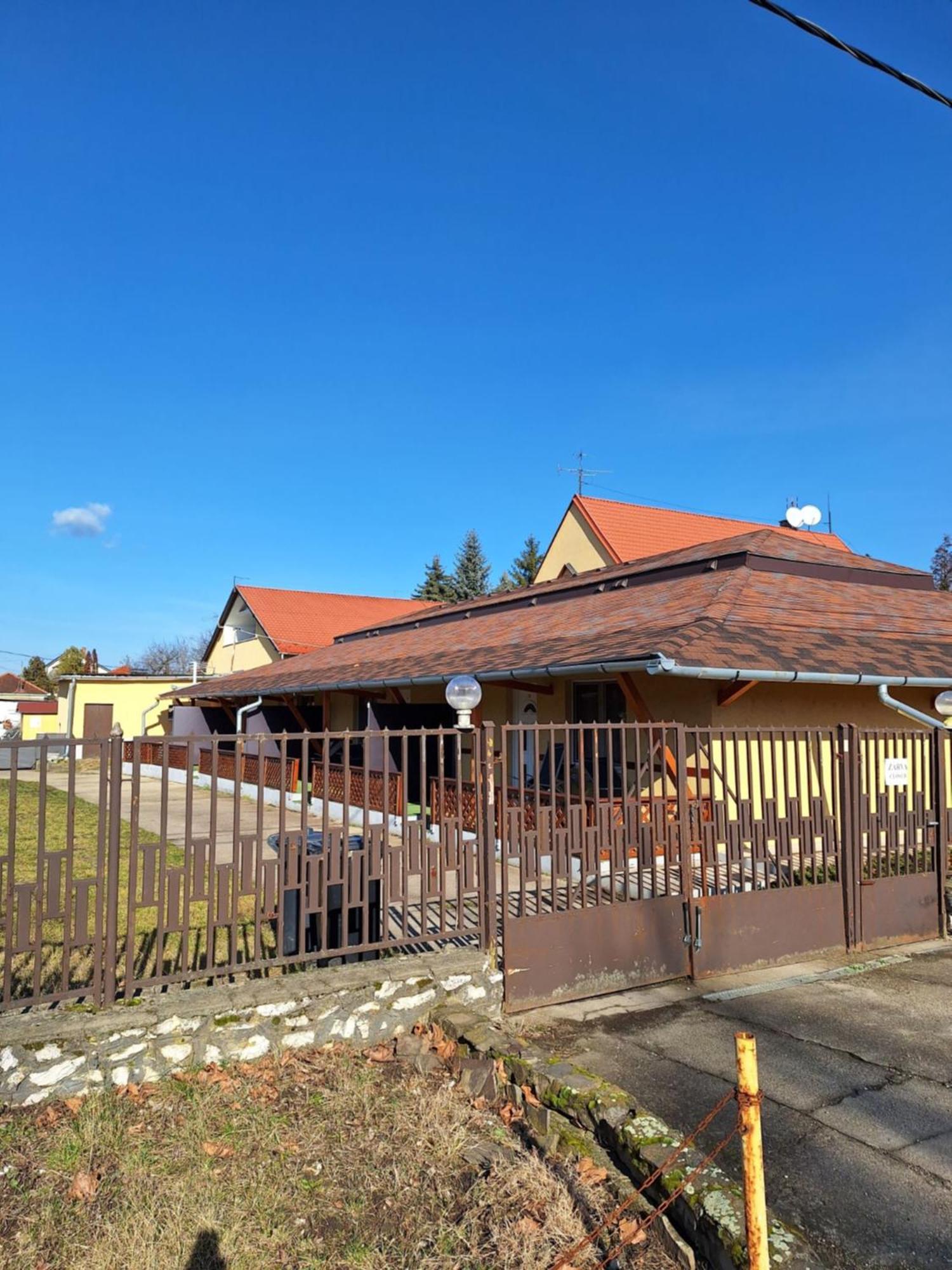 Fenyo Panzio Bed & Breakfast Mezokovesd Bagian luar foto